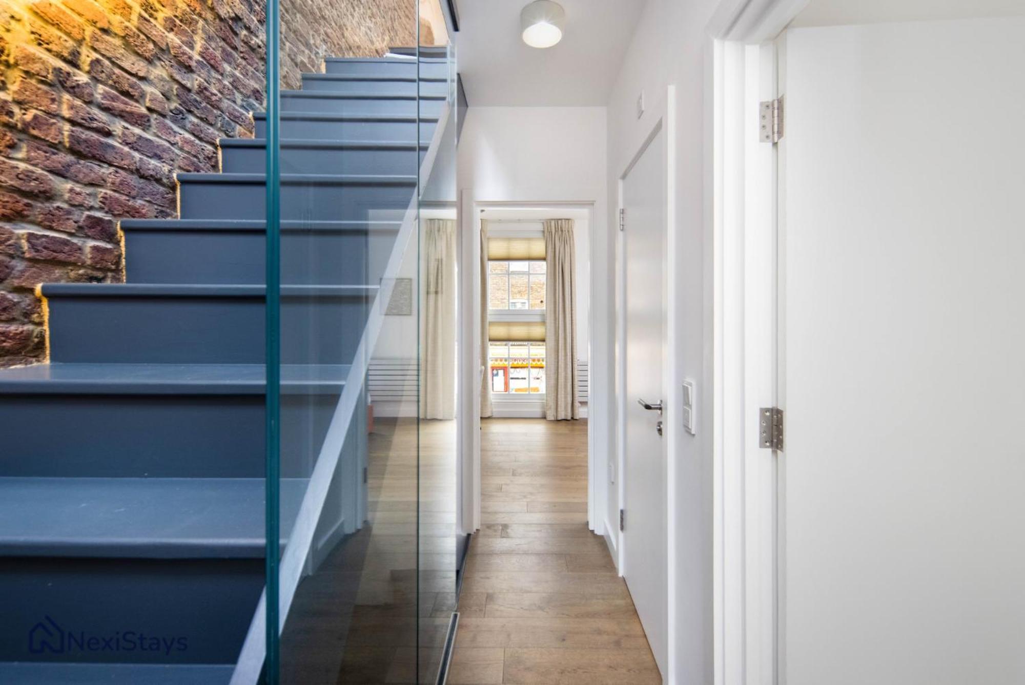 Апартаменты 1 Min Walk To Euston Station, Modern Townhouse Лондон Экстерьер фото