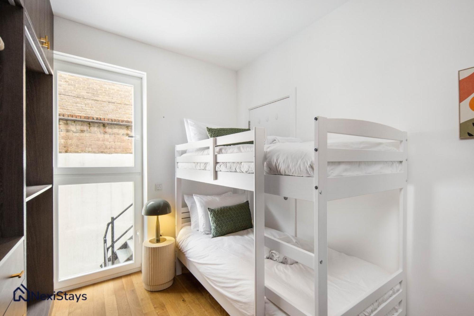 Апартаменты 1 Min Walk To Euston Station, Modern Townhouse Лондон Экстерьер фото