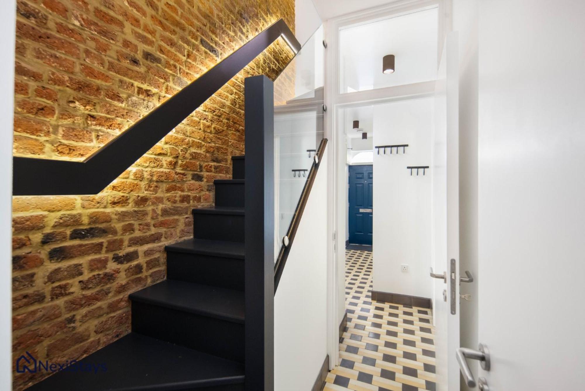 Апартаменты 1 Min Walk To Euston Station, Modern Townhouse Лондон Экстерьер фото