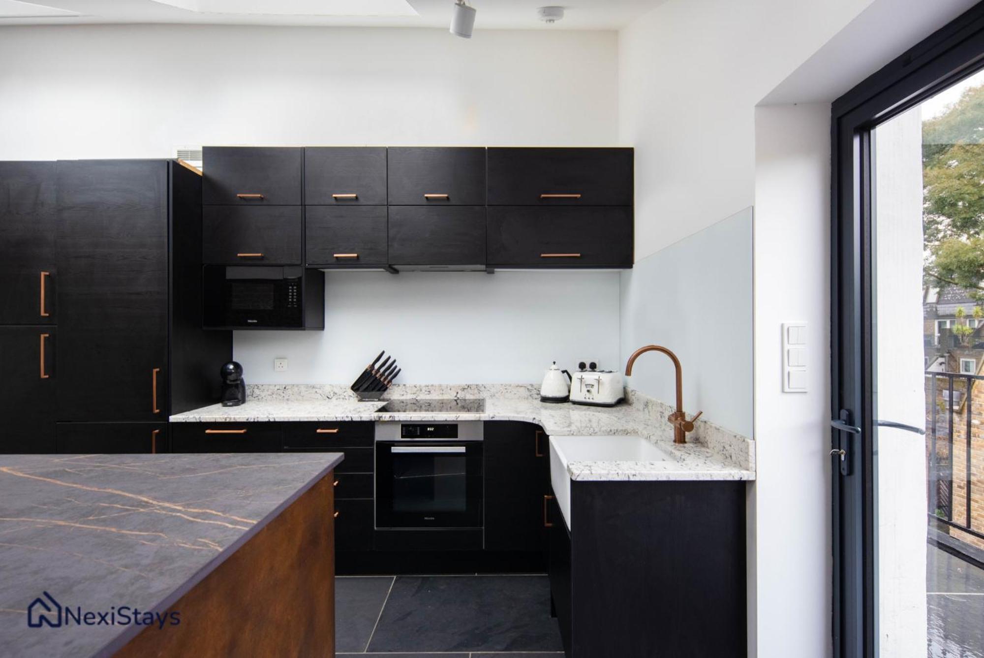 Апартаменты 1 Min Walk To Euston Station, Modern Townhouse Лондон Экстерьер фото