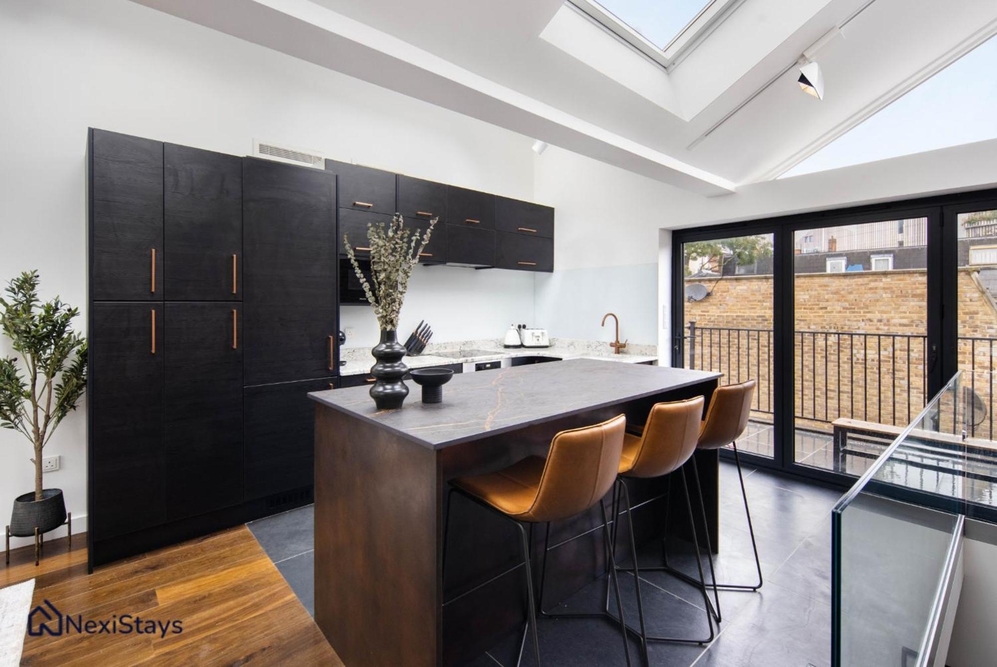 Апартаменты 1 Min Walk To Euston Station, Modern Townhouse Лондон Экстерьер фото