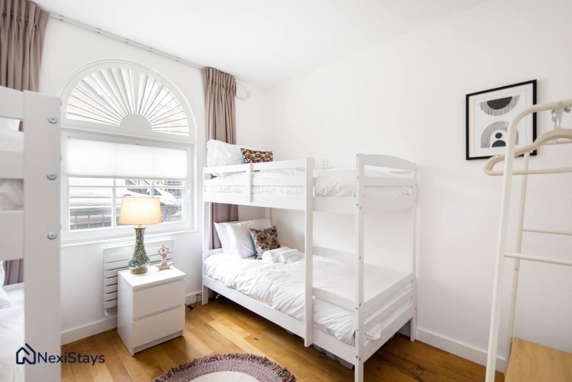 Апартаменты 1 Min Walk To Euston Station, Modern Townhouse Лондон Экстерьер фото
